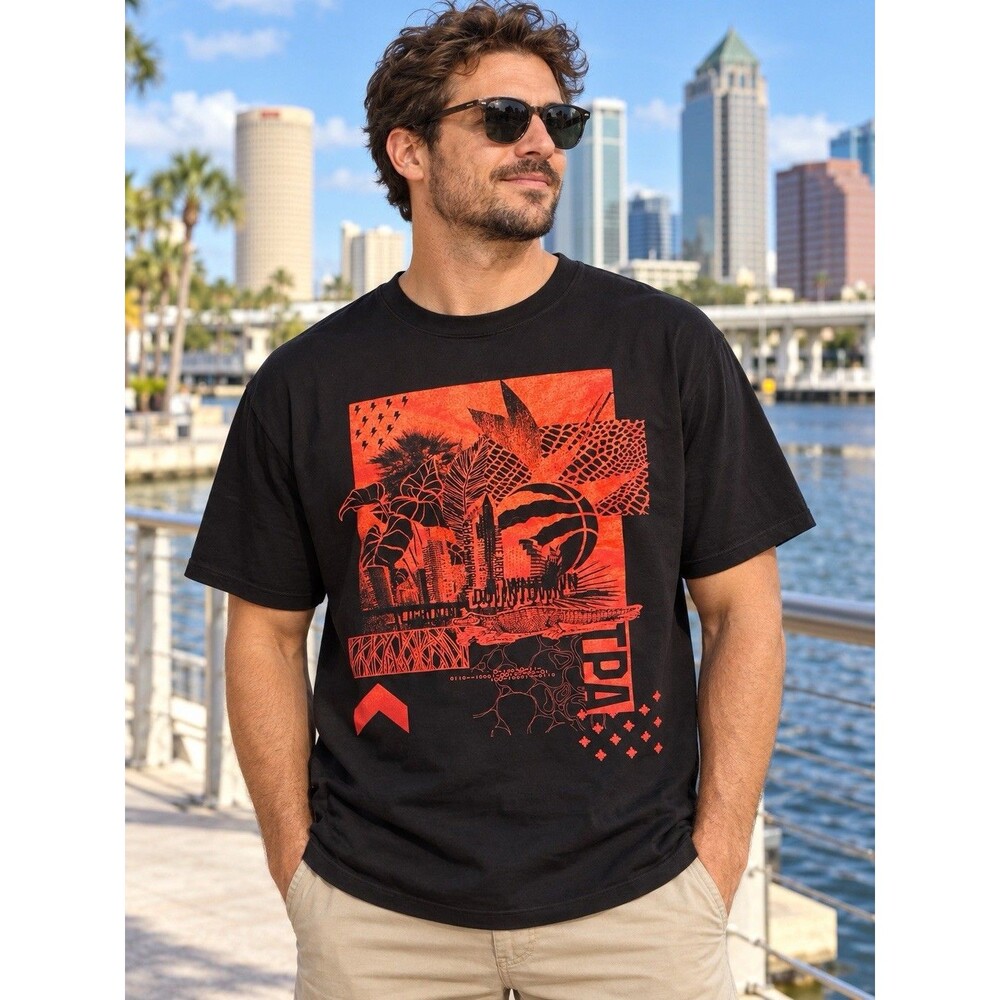 Tampa Florida Gildan XL Black City Skyline Landmarks Palm Tree Graphic T-Shirt